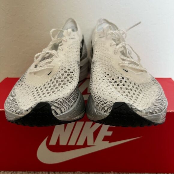 Nike ZoomX Vaporfly Next% 3 White Metallic Silver - Picture 3 of 9